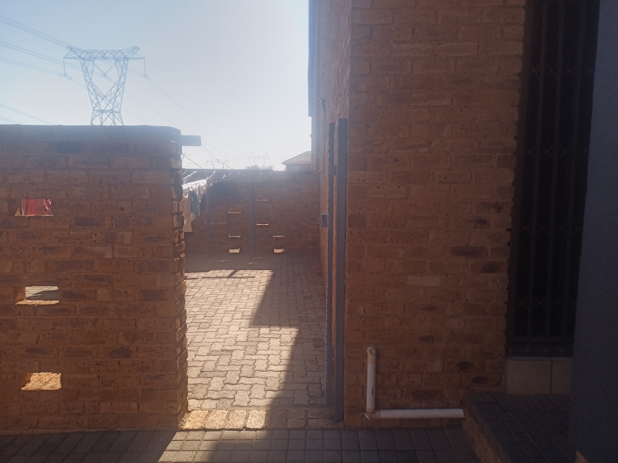 To Let 3 Bedroom Property for Rent in Albertsdal Gauteng