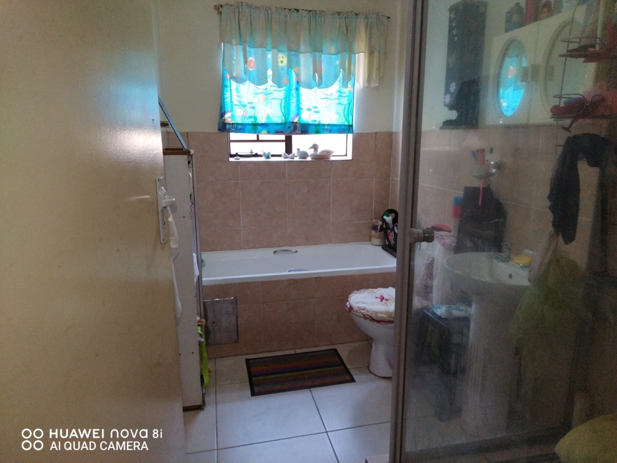 2 Bedroom Property for Sale in Sonneveld Gauteng