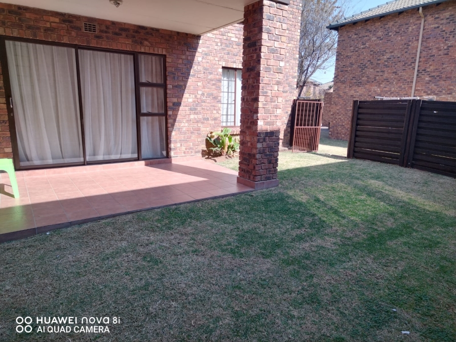 2 Bedroom Property for Sale in Sonneveld Gauteng