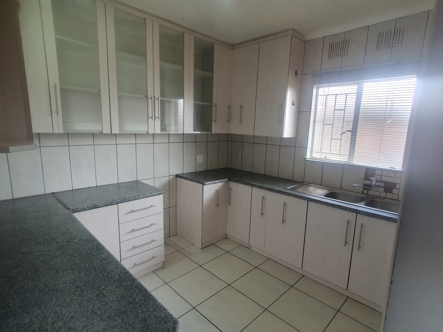 2 Bedroom Property for Sale in Casseldale Gauteng