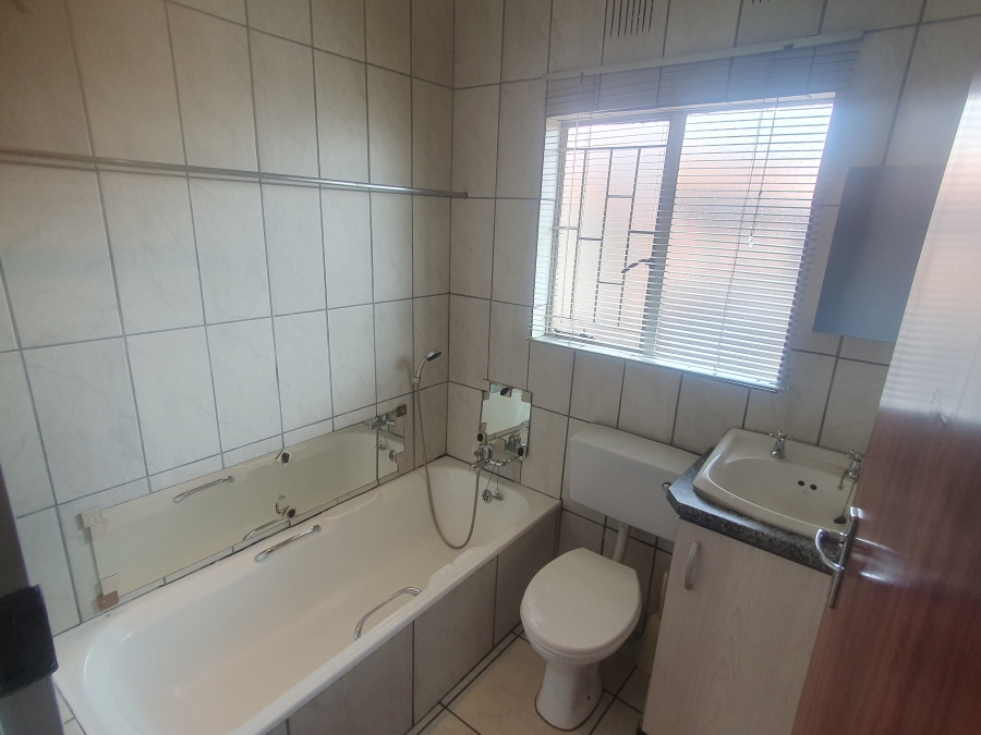 2 Bedroom Property for Sale in Casseldale Gauteng