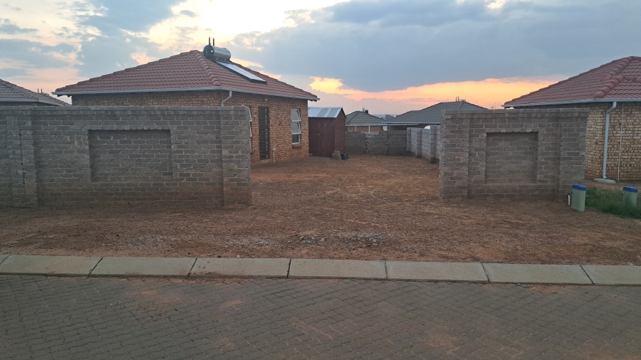 2 Bedroom Property for Sale in Alliance Gauteng