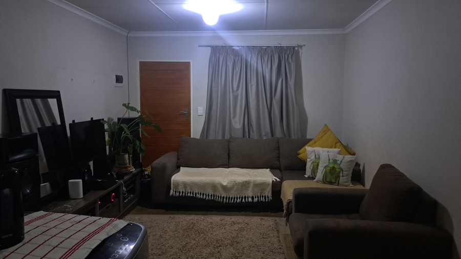 2 Bedroom Property for Sale in Alliance Gauteng