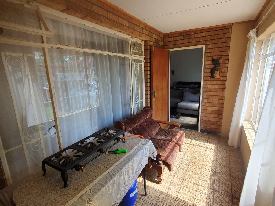 4 Bedroom Property for Sale in Strubenvale Gauteng