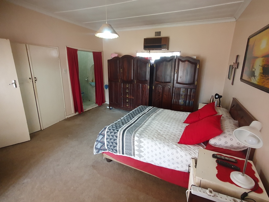 4 Bedroom Property for Sale in Strubenvale Gauteng