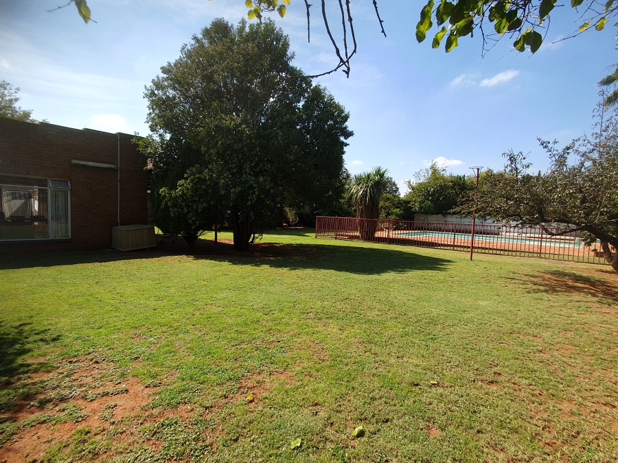 4 Bedroom Property for Sale in Strubenvale Gauteng