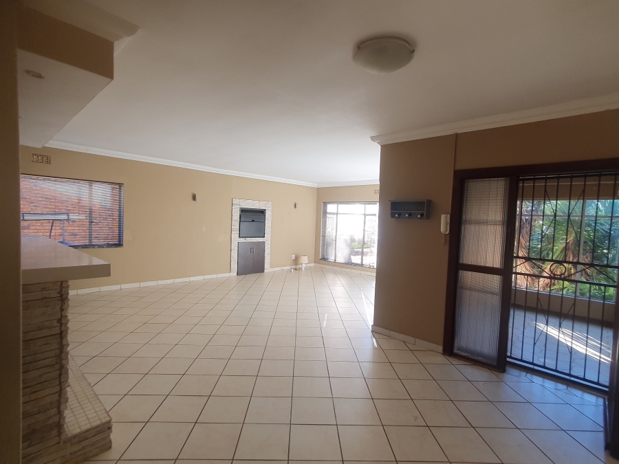 4 Bedroom Property for Sale in Casseldale Gauteng