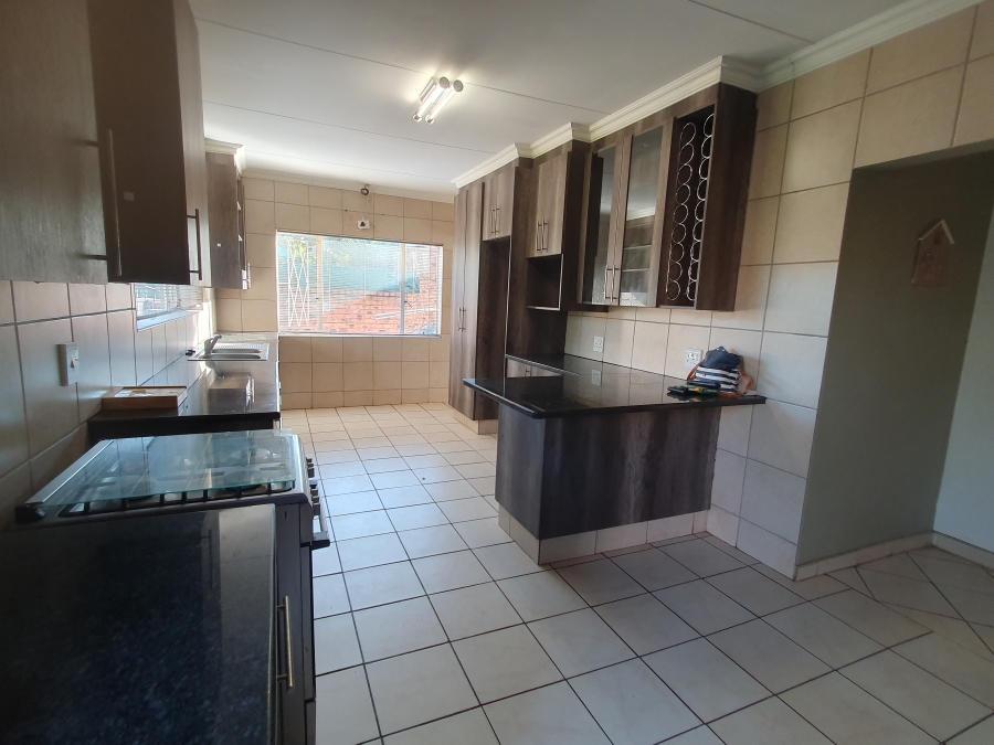 4 Bedroom Property for Sale in Casseldale Gauteng