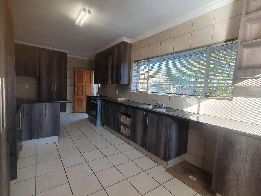 4 Bedroom Property for Sale in Casseldale Gauteng