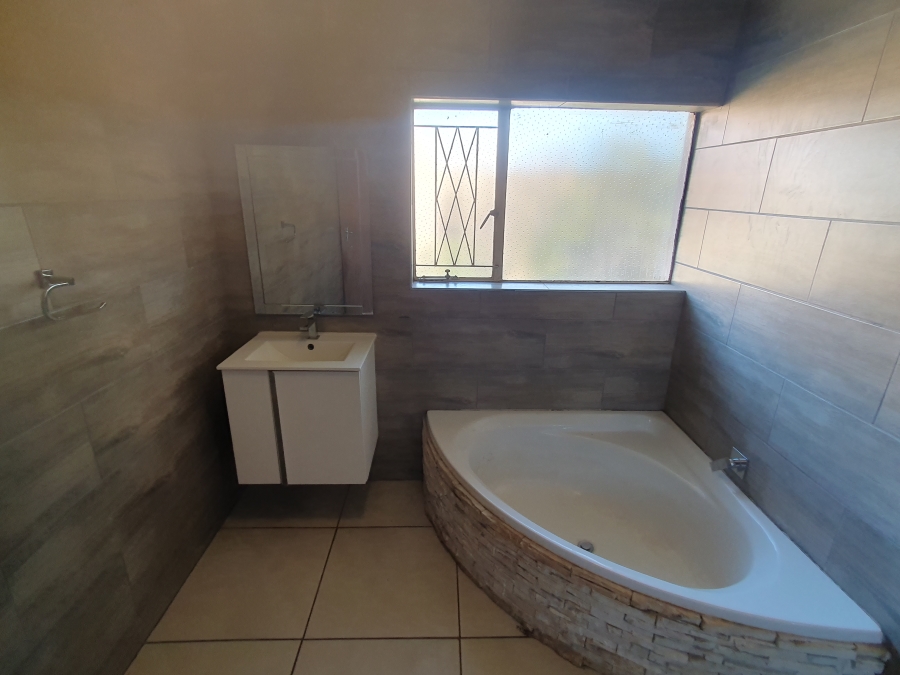 4 Bedroom Property for Sale in Casseldale Gauteng