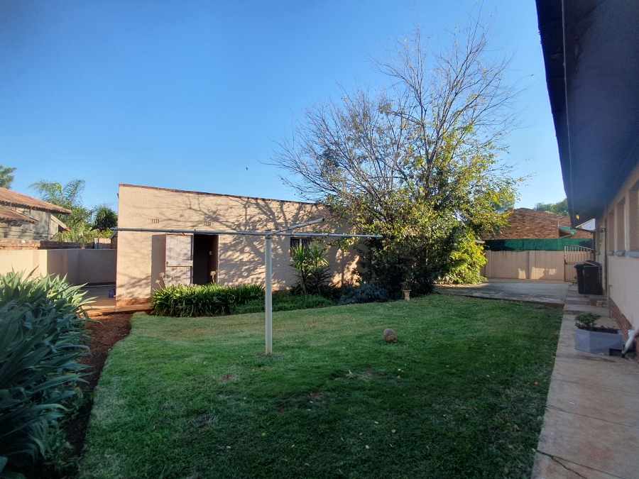 4 Bedroom Property for Sale in Casseldale Gauteng