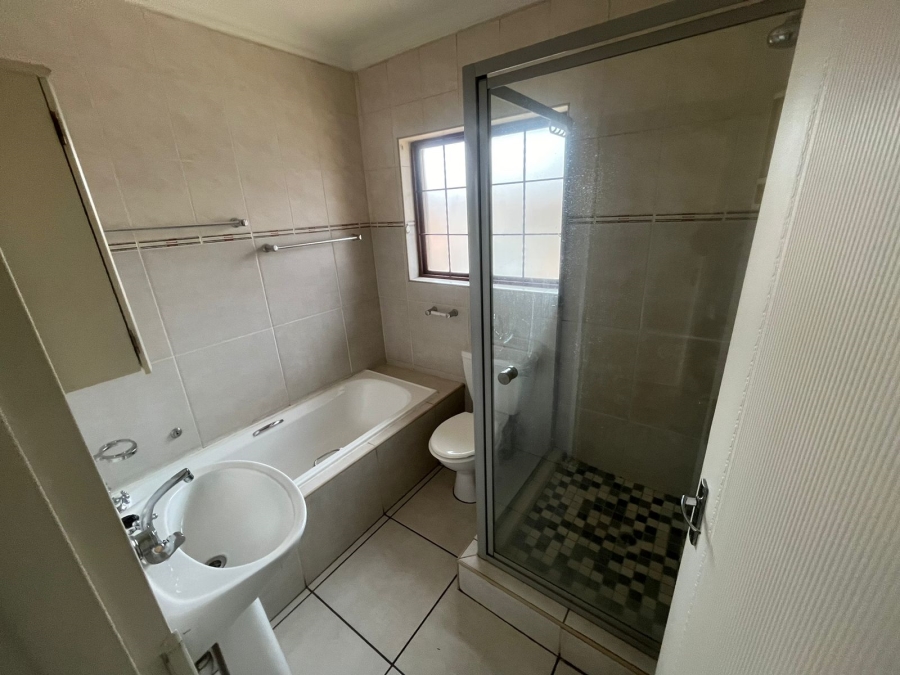 To Let 3 Bedroom Property for Rent in Dalview Gauteng