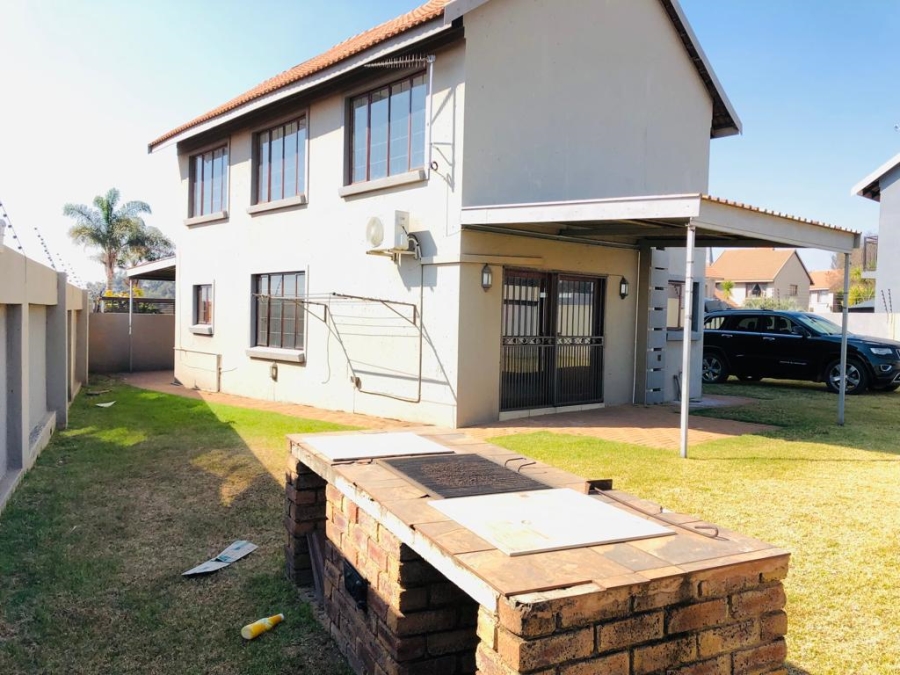 To Let 3 Bedroom Property for Rent in Dalview Gauteng