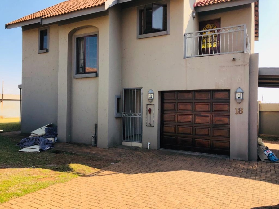 To Let 3 Bedroom Property for Rent in Dalview Gauteng