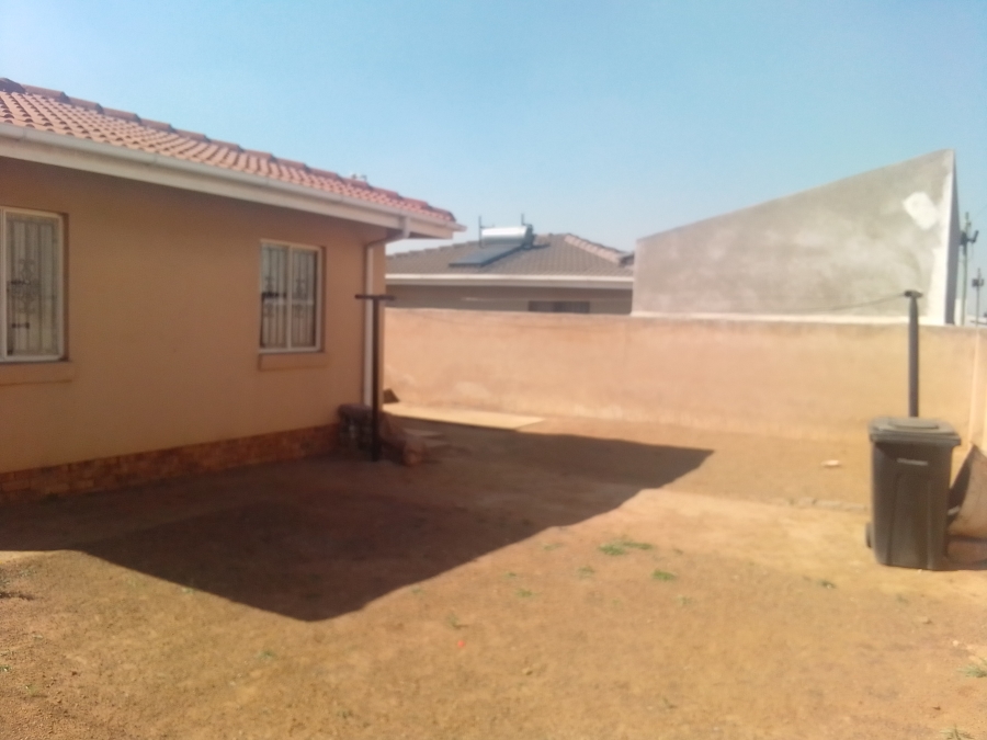 2 Bedroom Property for Sale in Chief A. Luthuli Park Gauteng