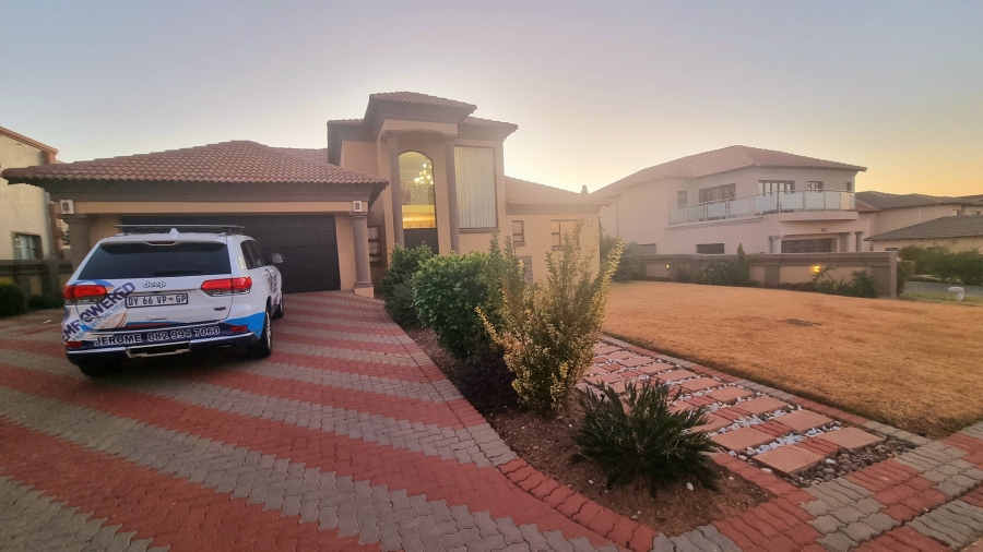 5 Bedroom Property for Sale in Crescent Wood Country Estate Gauteng