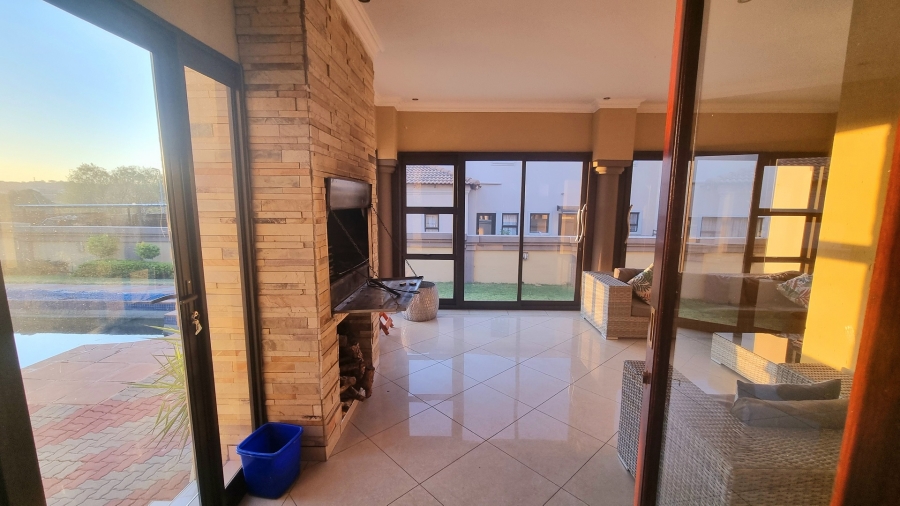 5 Bedroom Property for Sale in Crescent Wood Country Estate Gauteng