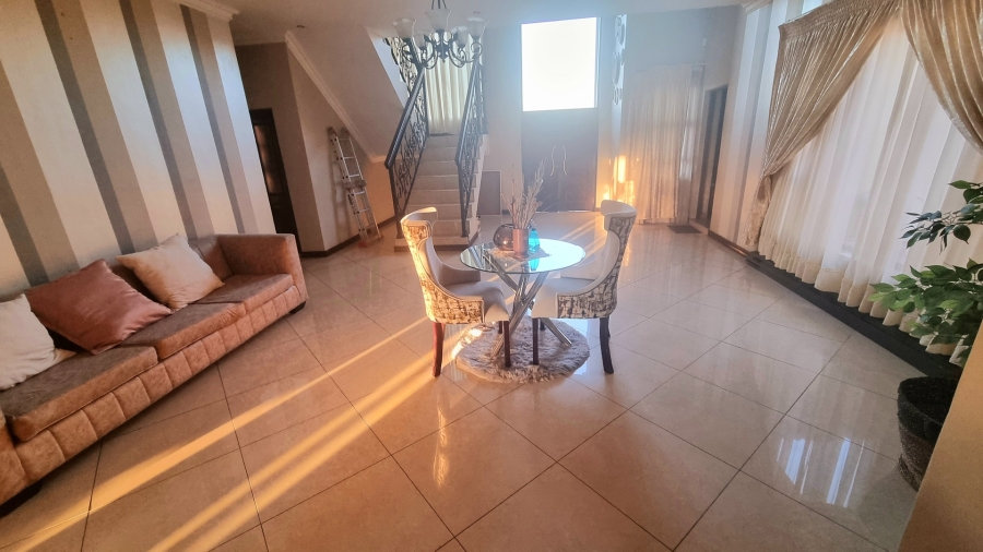 5 Bedroom Property for Sale in Crescent Wood Country Estate Gauteng