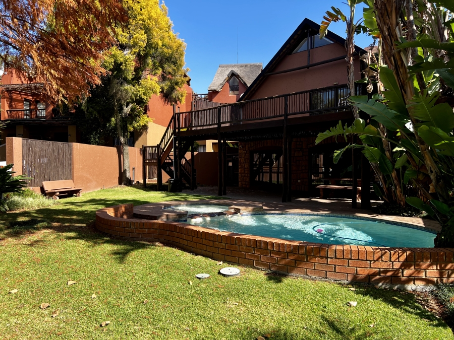 2 Bedroom Property for Sale in Magaliessig Gauteng