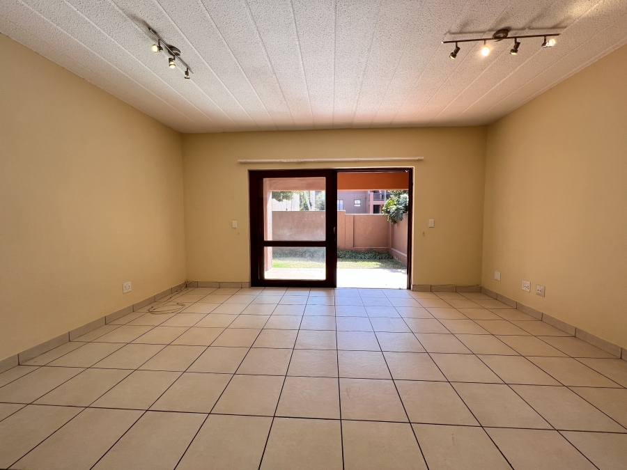 2 Bedroom Property for Sale in Magaliessig Gauteng