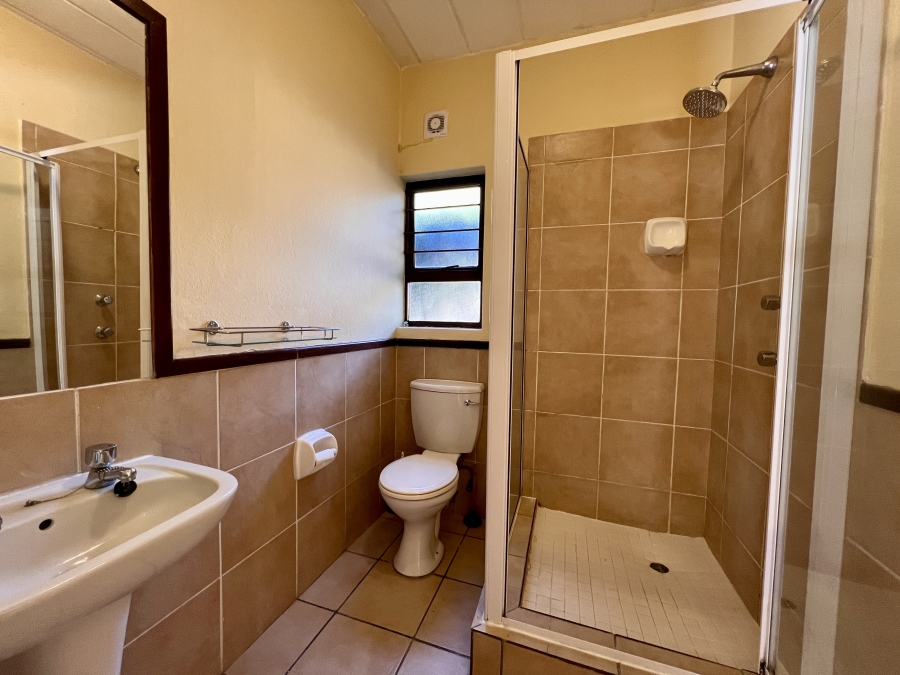 2 Bedroom Property for Sale in Magaliessig Gauteng