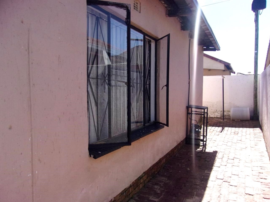 3 Bedroom Property for Sale in Cloverdene Gauteng