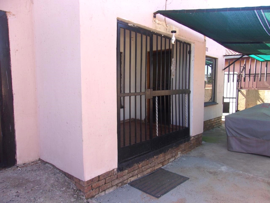 3 Bedroom Property for Sale in Cloverdene Gauteng