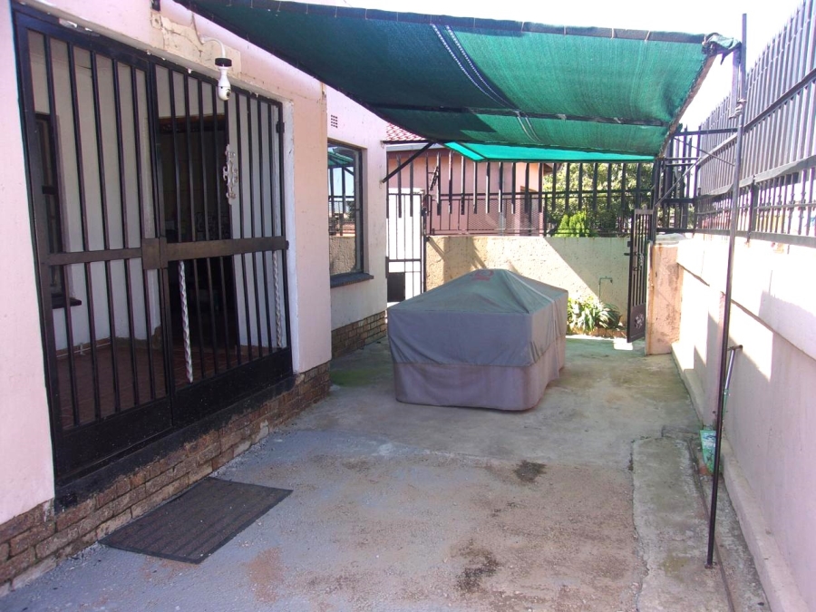 3 Bedroom Property for Sale in Cloverdene Gauteng