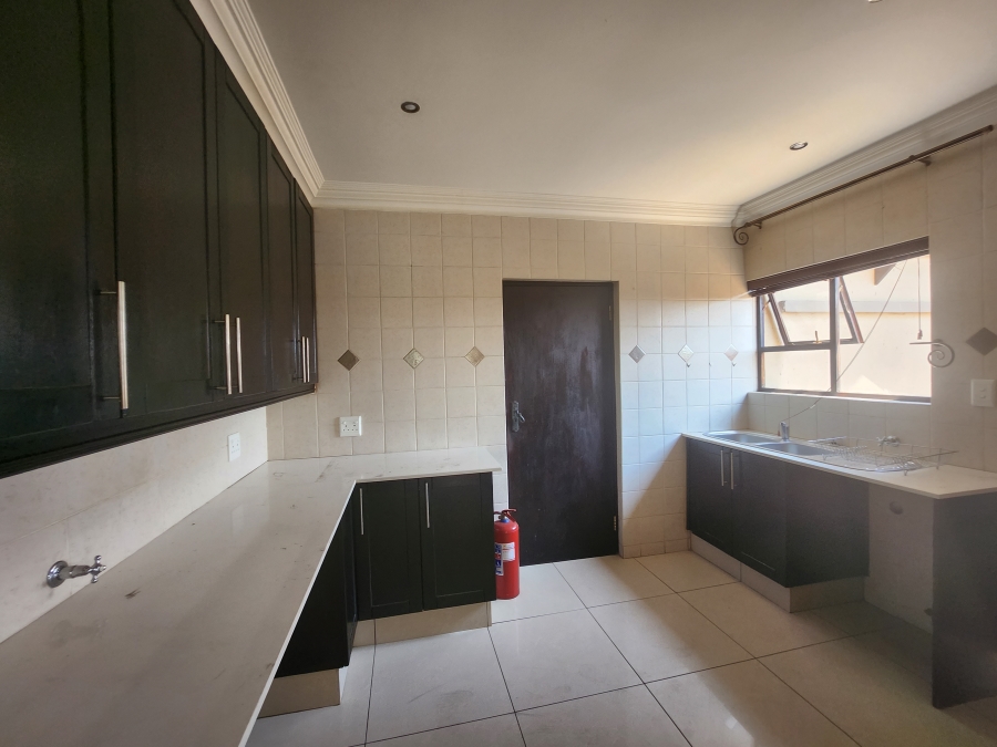 3 Bedroom Property for Sale in Sonneveld Gauteng