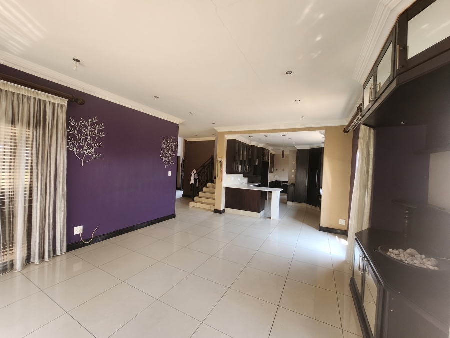 3 Bedroom Property for Sale in Sonneveld Gauteng