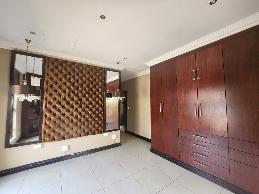 3 Bedroom Property for Sale in Sonneveld Gauteng