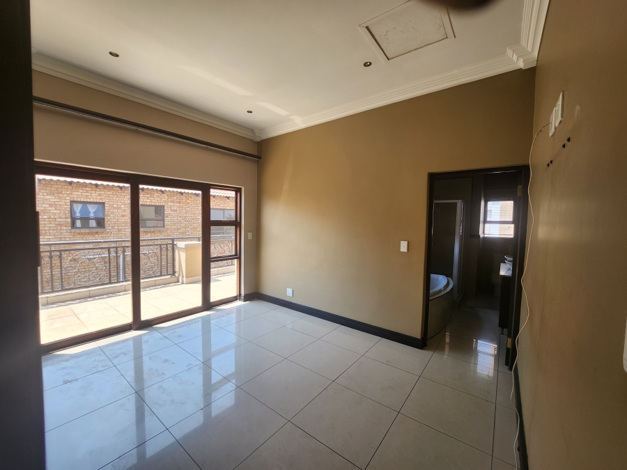 3 Bedroom Property for Sale in Sonneveld Gauteng