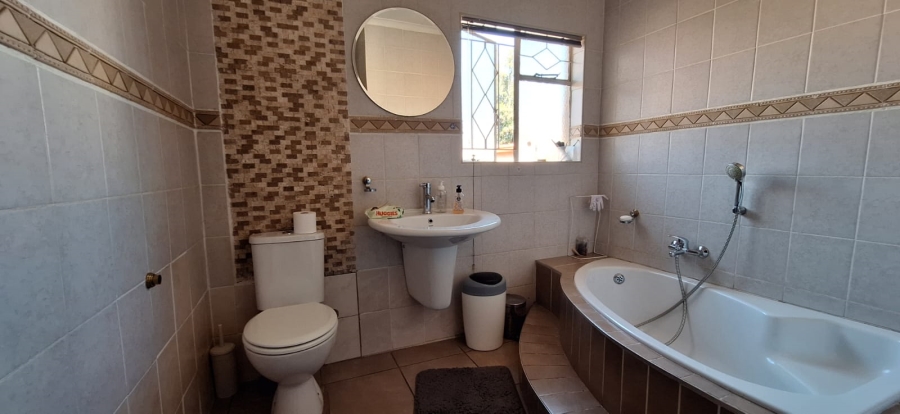 3 Bedroom Property for Sale in Klopperpark Gauteng