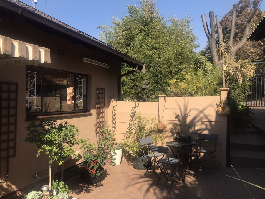 7 Bedroom Property for Sale in Northcliff Gauteng