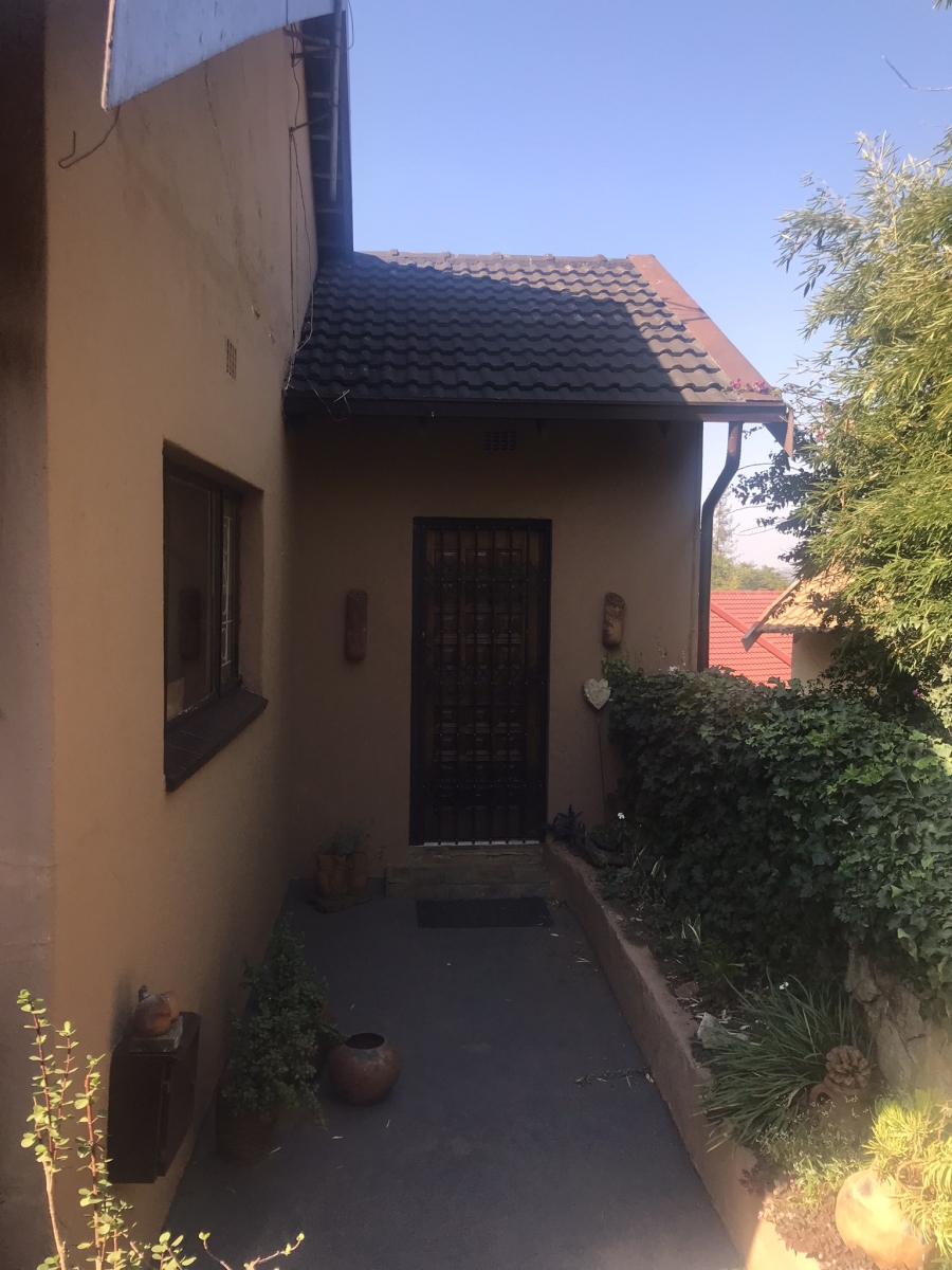 7 Bedroom Property for Sale in Northcliff Gauteng