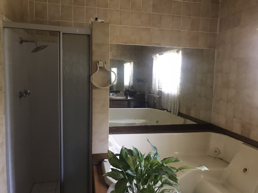 7 Bedroom Property for Sale in Northcliff Gauteng