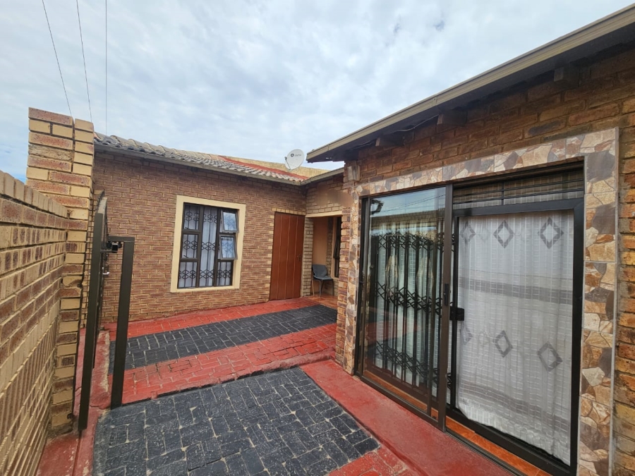 3 Bedroom Property for Sale in Kaalfontein Gauteng