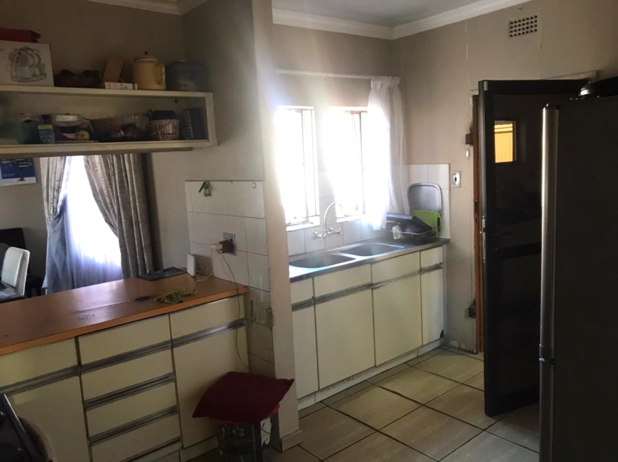 5 Bedroom Property for Sale in Jameson Park Gauteng