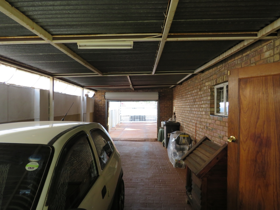 3 Bedroom Property for Sale in Mountain View Gauteng