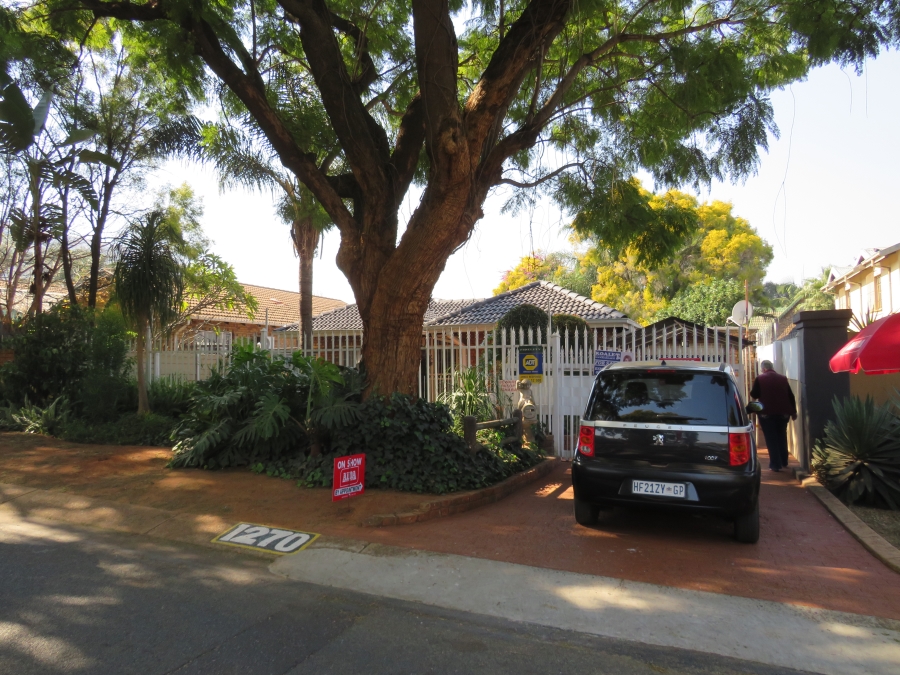 3 Bedroom Property for Sale in Mountain View Gauteng