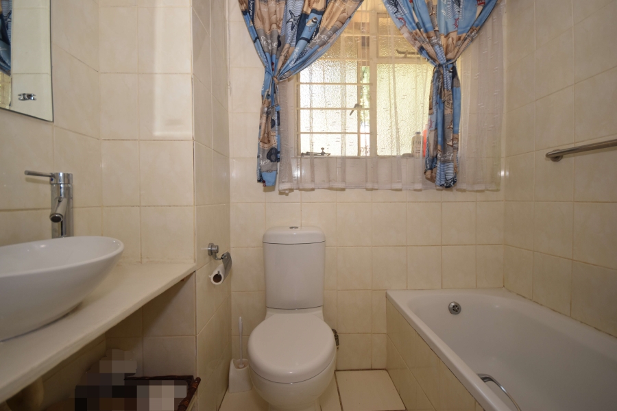 2 Bedroom Property for Sale in Sonneglans Gauteng