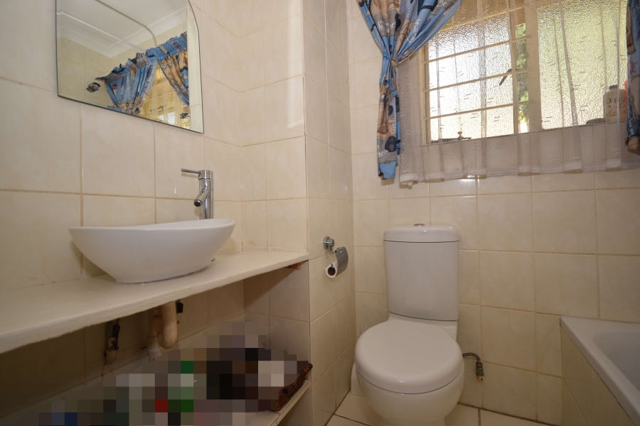 2 Bedroom Property for Sale in Sonneglans Gauteng