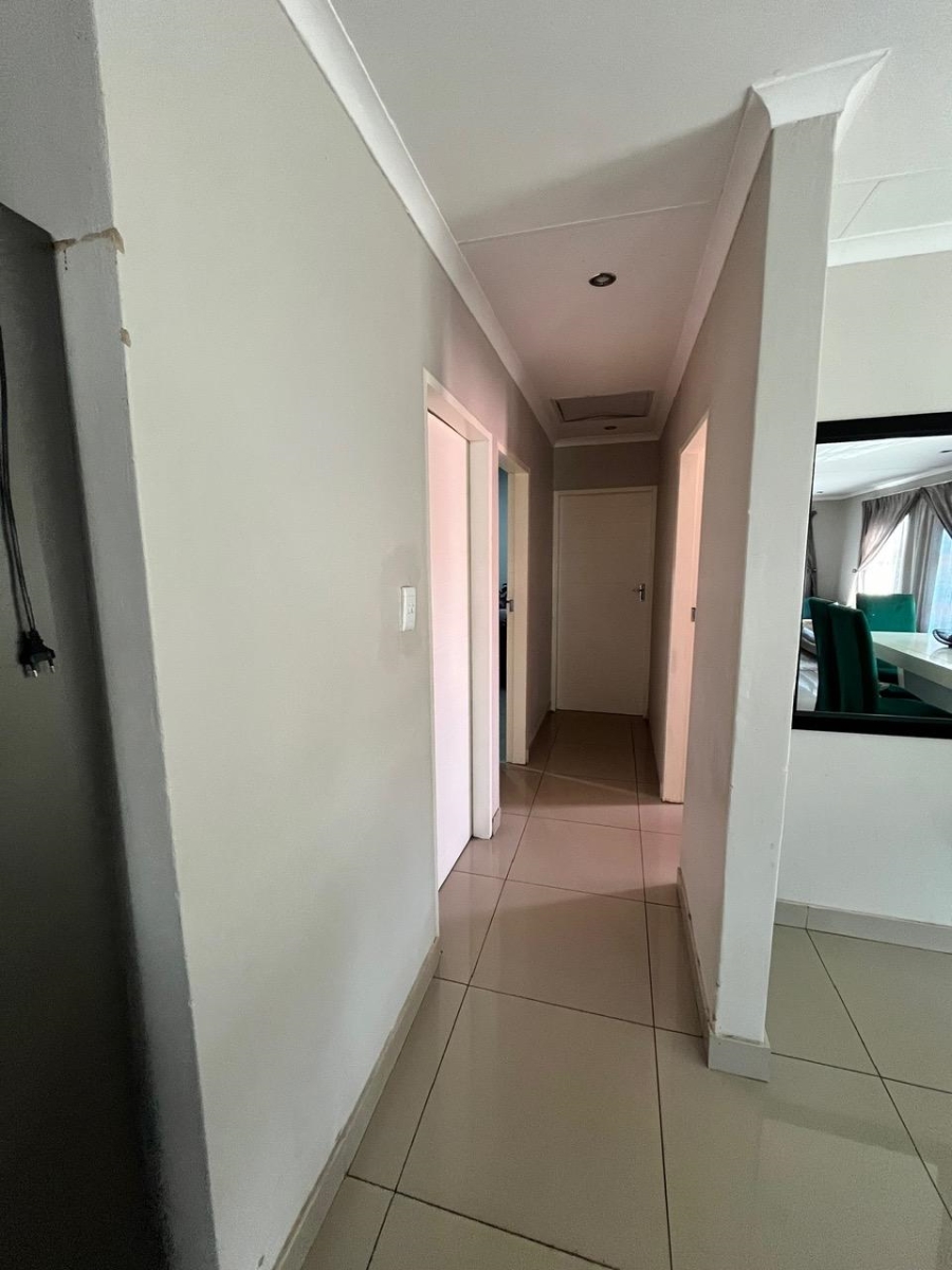 3 Bedroom Property for Sale in Clayville Gauteng