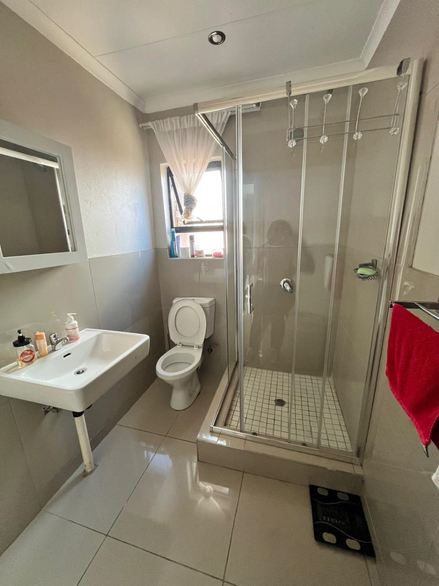 3 Bedroom Property for Sale in Clayville Gauteng