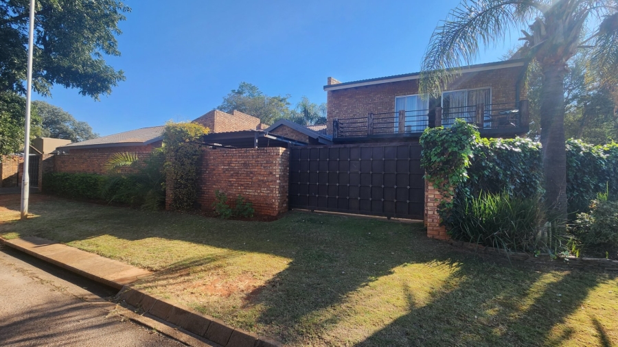 4 Bedroom Property for Sale in Sinoville Gauteng