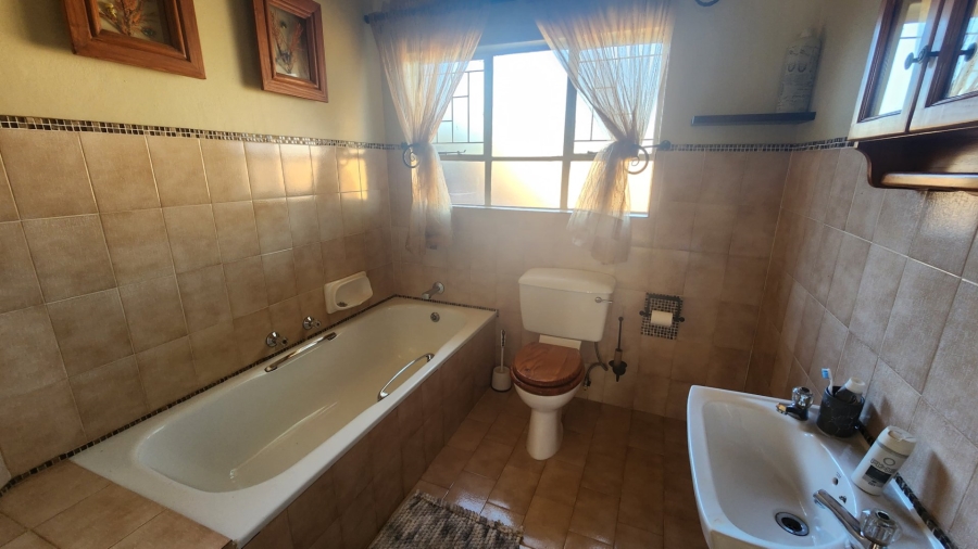 4 Bedroom Property for Sale in Sinoville Gauteng