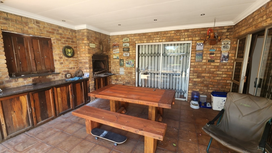 4 Bedroom Property for Sale in Sinoville Gauteng