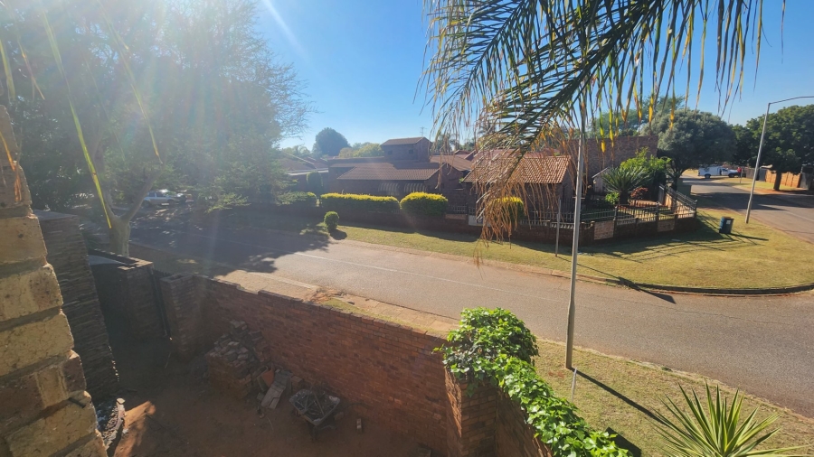 4 Bedroom Property for Sale in Sinoville Gauteng