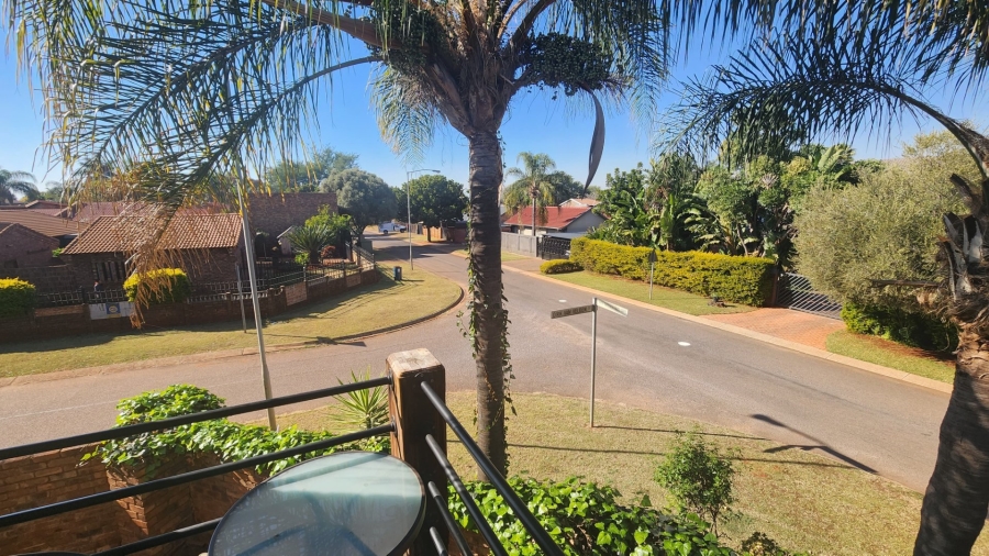 4 Bedroom Property for Sale in Sinoville Gauteng