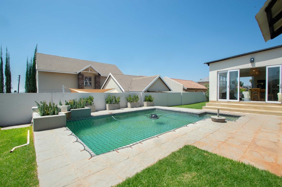 4 Bedroom Property for Sale in Pinehaven Gauteng